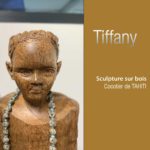 Tiffany est une sculpture de Russel YAHIYA sur du bois de cocotier de TAHITI